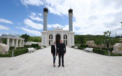 Prezident İlham Əliyev və Birinci xanım Mehriban Əliyeva Zəngilan məscidinin açılışında iştirak ediblər (YENİLƏNİB) (FOTO/VİDEO)