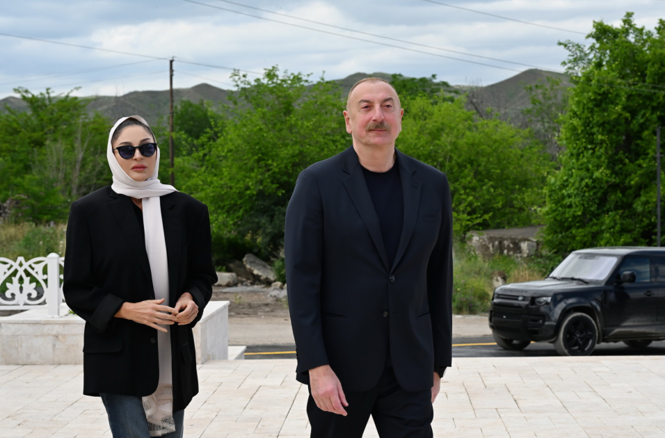 Prezident İlham Əliyev və Birinci xanım Mehriban Əliyeva Zəngilan məscidinin açılışında iştirak ediblər (YENİLƏNİB) (FOTO/VİDEO)