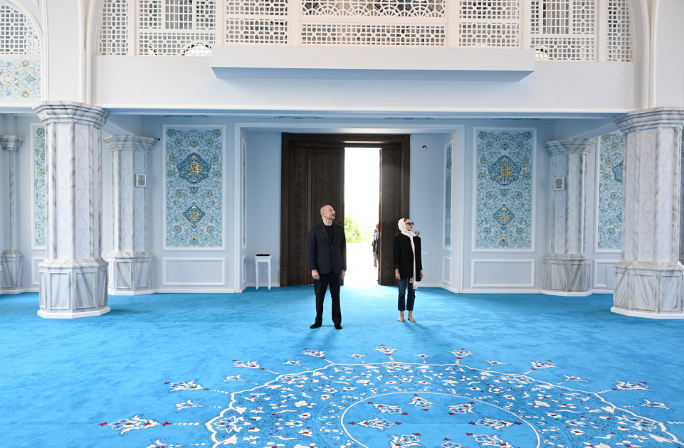 Prezident İlham Əliyev və Birinci xanım Mehriban Əliyeva Zəngilan məscidinin açılışında iştirak ediblər (YENİLƏNİB) (FOTO/VİDEO)