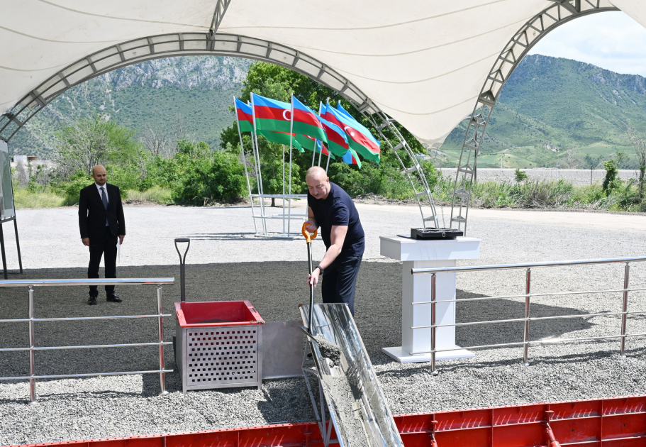 Prezident İlham Əliyev Zəngilan rayonunun Mincivan qəsəbəsinin təməlini qoyub (YENİLƏNİB) (FOTO)