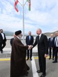 Prezident İlham Əliyev və Prezident Seyid İbrahim Rəisi Azərbaycan-İran dövlət sərhədində görüşüblər (FOTO)