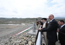 Prezident İlham Əliyev və Prezident Seyid İbrahim Rəisi Azərbaycan-İran dövlət sərhədində görüşüblər (FOTO)