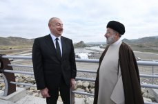 Prezident İlham Əliyev və Prezident Seyid İbrahim Rəisi Azərbaycan-İran dövlət sərhədində görüşüblər (FOTO)