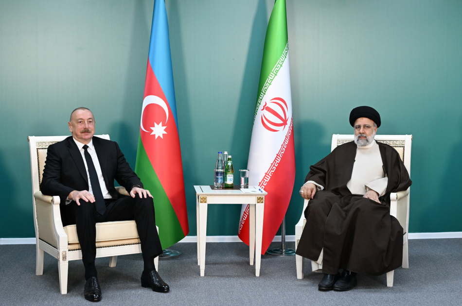 Prezident İlham Əliyev və Prezident Seyid İbrahim Rəisinin nümayəndə heyətlərinin iştirakı ilə görüşü olub (FOTO) (YENİLƏNİB-2)