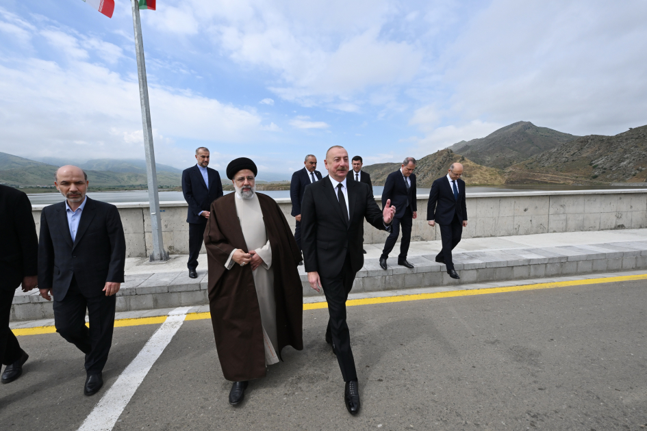 Prezident İlham Əliyev və Prezident Seyid İbrahim Rəisi Azərbaycan-İran dövlət sərhədində görüşüblər (FOTO)