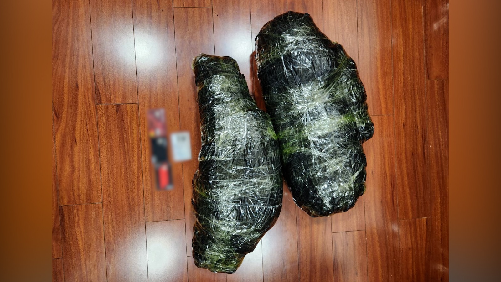 Səbail rayonunda saxlanılan narkokuryerdən 7 kiloqram marixuana aşkar olunub