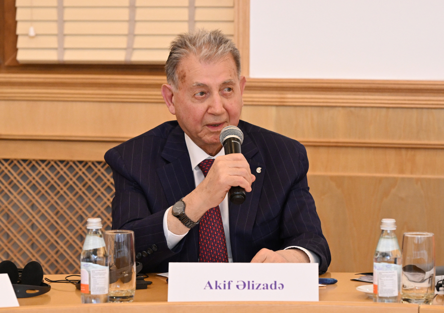 “Nizami Gəncəvinin Əlyazmalarının Vahid Kataloqu və Məlumat Bazası” layihəsi elmi ictimaiyyətə təqdim edilib (FOTO)
