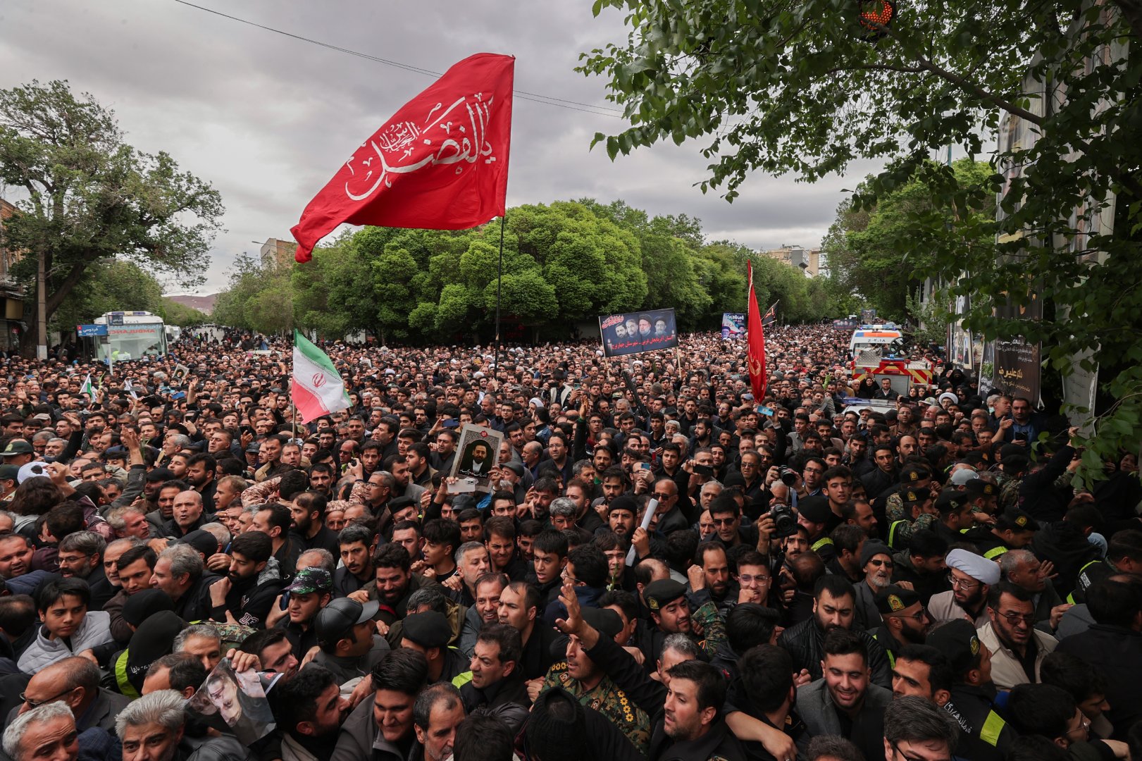 Təbrizdə İran prezidenti ilə vida mərasimi başlayıb (FOTO)