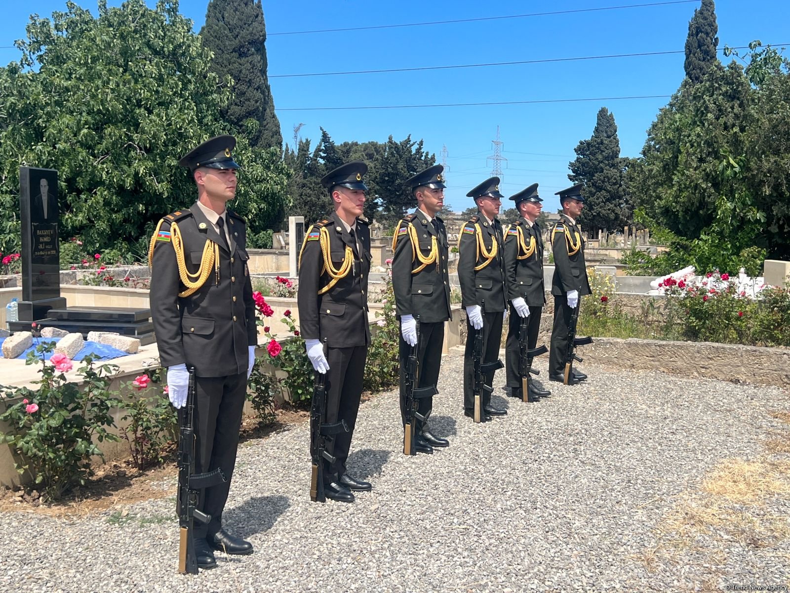 Suraxanıda Birinci Qarabağ müharibəsinin şəhidi Arif İmaməliyev dəfn olunub (FOTO/VİDEO) (YENİLƏNİB)