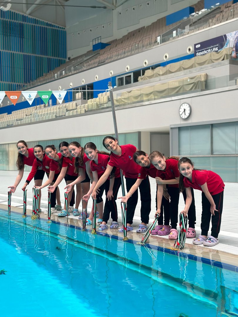Bədii üzgüçülük üzrə Azərbaycan komandası beynəlxalq turnirdə 31 medal qazandı (FOTO)