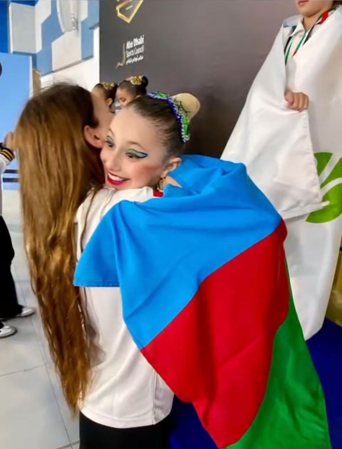 Bədii üzgüçülük üzrə Azərbaycan komandası beynəlxalq turnirdə 31 medal qazandı (FOTO)