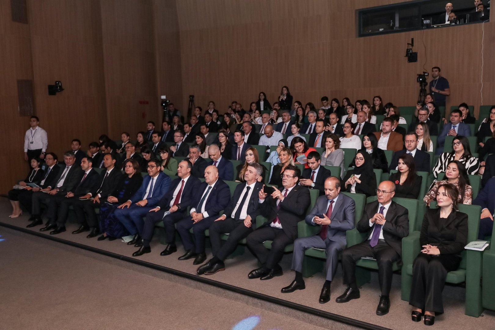 DOST İnklüziv İnkişaf və Yaradıcılıq Mərkəzində “Dünyanın qayğısına qal” adlı layihə həyata keçirilib (FOTO)
