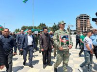 Sumqayıtda Birinci Qarabağ Müharibəsinin şəhidi Elməddin Abbasovla vida mərasimi keçirilib, dəfn olundu (FOTO/VİDEO) (YENİLƏNİB)
