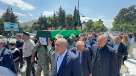 Sumqayıtda Birinci Qarabağ Müharibəsinin şəhidi Elməddin Abbasovla vida mərasimi keçirilib, dəfn olundu (FOTO/VİDEO) (YENİLƏNİB)