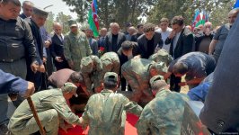 Sumqayıtda Birinci Qarabağ müharibəsinin şəhidi Cavid Ələkbərovla vida mərasimi keçirilib, dəfn olundu (FOTO/VİDEO)