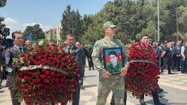 Sumqayıtda Birinci Qarabağ müharibəsinin şəhidi Cavid Ələkbərovla vida mərasimi keçirilib, dəfn olundu (FOTO/VİDEO)