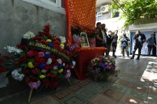 Sumqayıtda Birinci Qarabağ Müharibəsinin şəhidi Elməddin Abbasovla vida mərasimi keçirilib, dəfn olundu (FOTO/VİDEO) (YENİLƏNİB)
