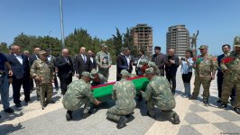 Sumqayıtda Birinci Qarabağ Müharibəsinin şəhidi Elməddin Abbasovla vida mərasimi keçirilib, dəfn olundu (FOTO/VİDEO) (YENİLƏNİB)