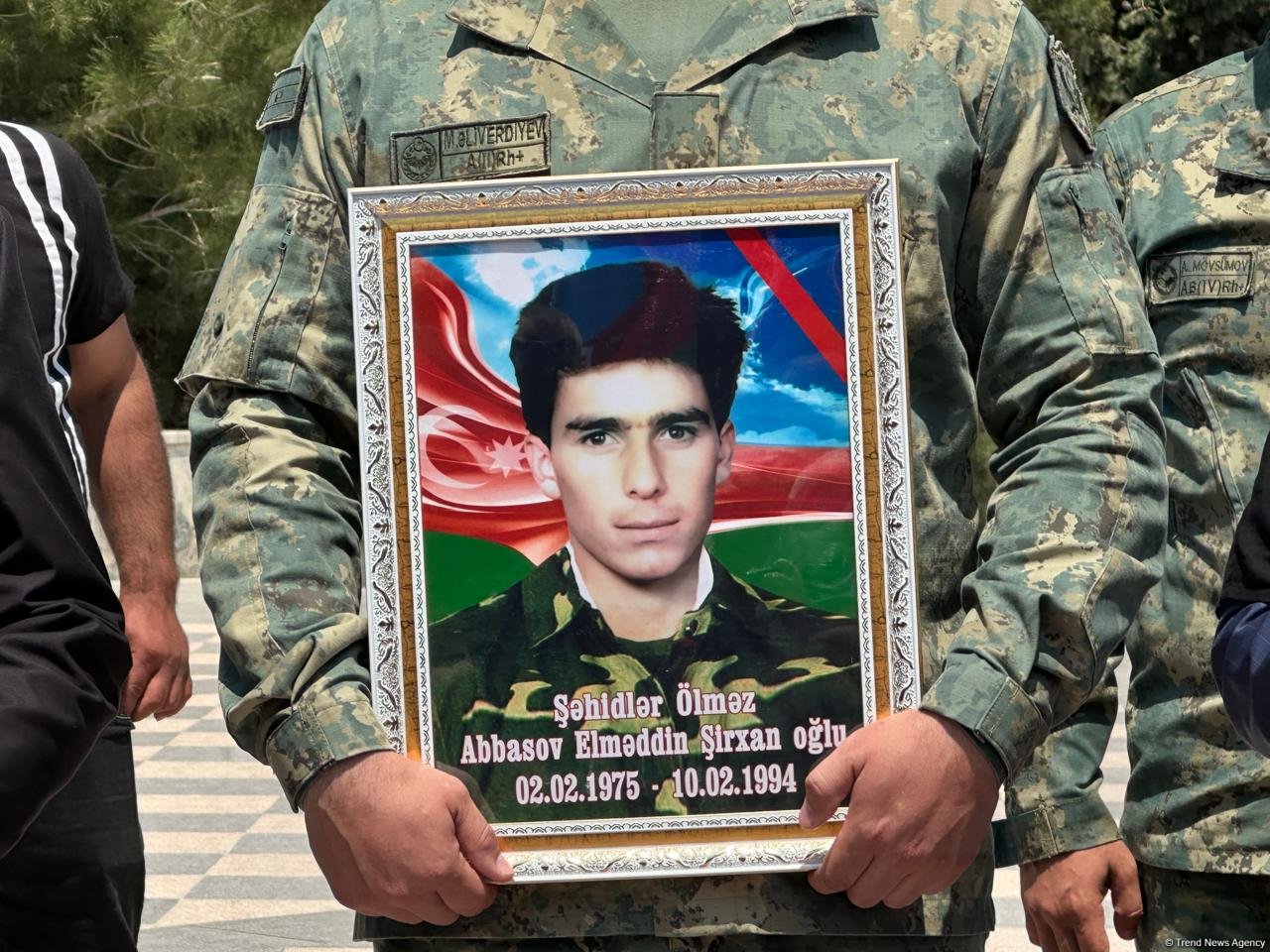 Sumqayıtda Birinci Qarabağ Müharibəsinin şəhidi Elməddin Abbasovla vida mərasimi keçirilib, dəfn olundu (FOTO/VİDEO) (YENİLƏNİB)