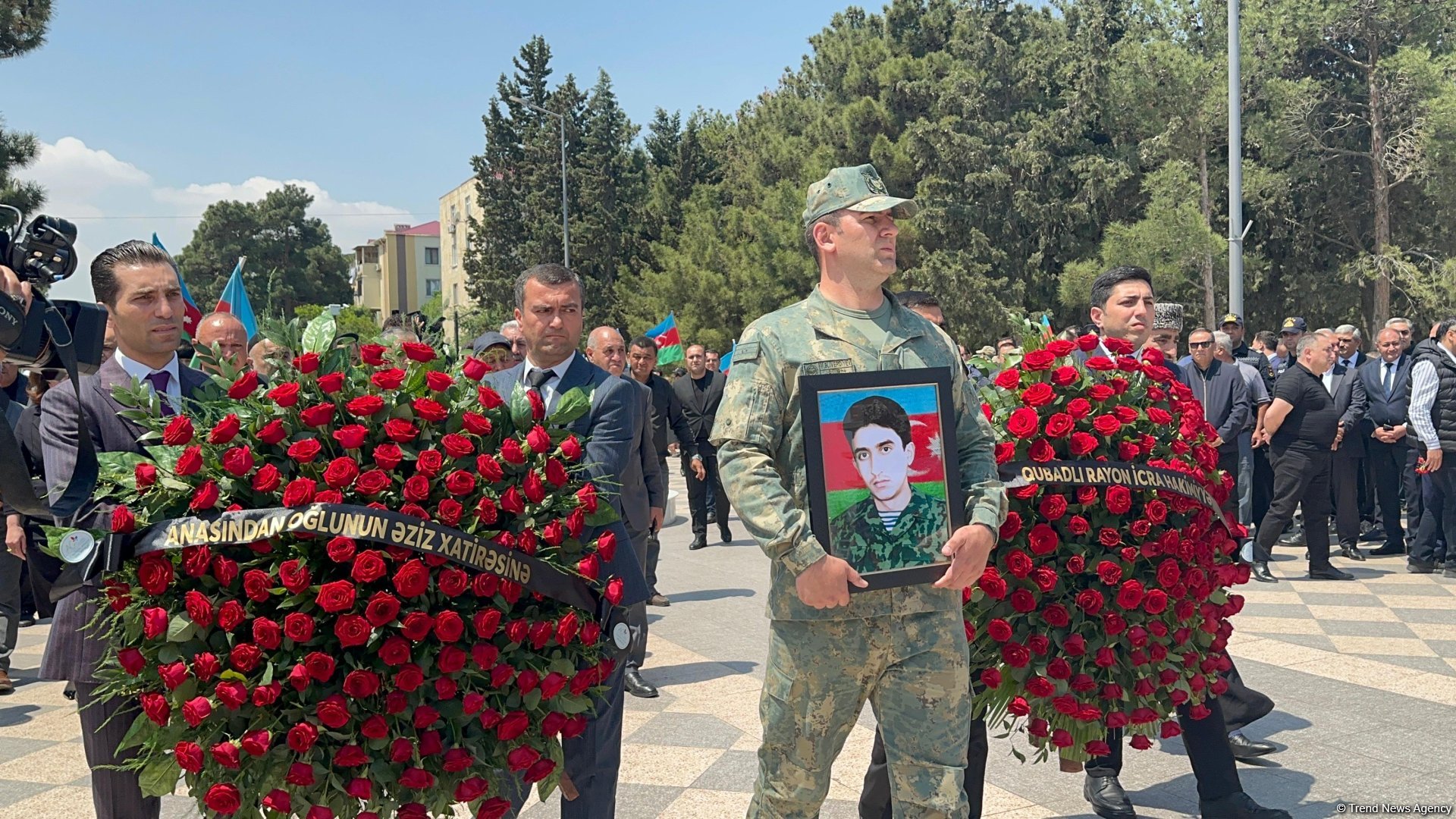 Sumqayıtda Birinci Qarabağ müharibəsinin şəhidi Cavid Ələkbərovla vida mərasimi keçirilib, dəfn olundu (FOTO/VİDEO)