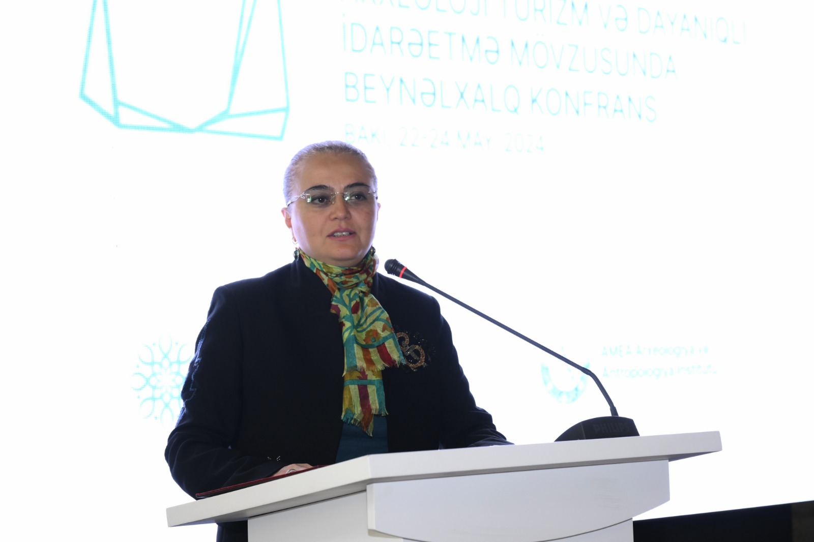 Atəşgah məbədində “Arxeoloji turizm və dayanıqlı idarəetmə” mövzusunda beynəlxalq konfransa start verilib (FOTO)