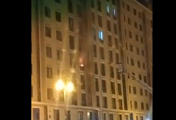 Bakıda yaşayış binasındakı yanğın söndürülüb (VİDEO)