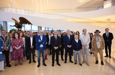 Heydər Əliyev Mərkəzində “Görünməyənin cizgiləri” sərgisi açılıb (FOTO/VİDEO)