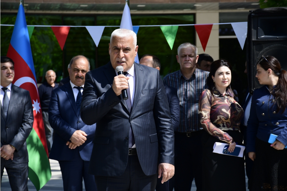 Xətai rayonunda “Azərbaycanım” mövzusunda VII Uşaq və Gənc Rəsm Festivalı keçirilib (FOTO)