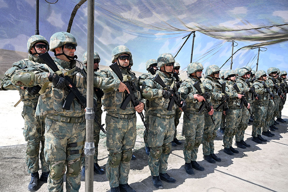 Hərbi Polis İdarəsinin şəxsi heyəti ilə döyüş hazırlığı məşqləri keçirilib (FOTO)