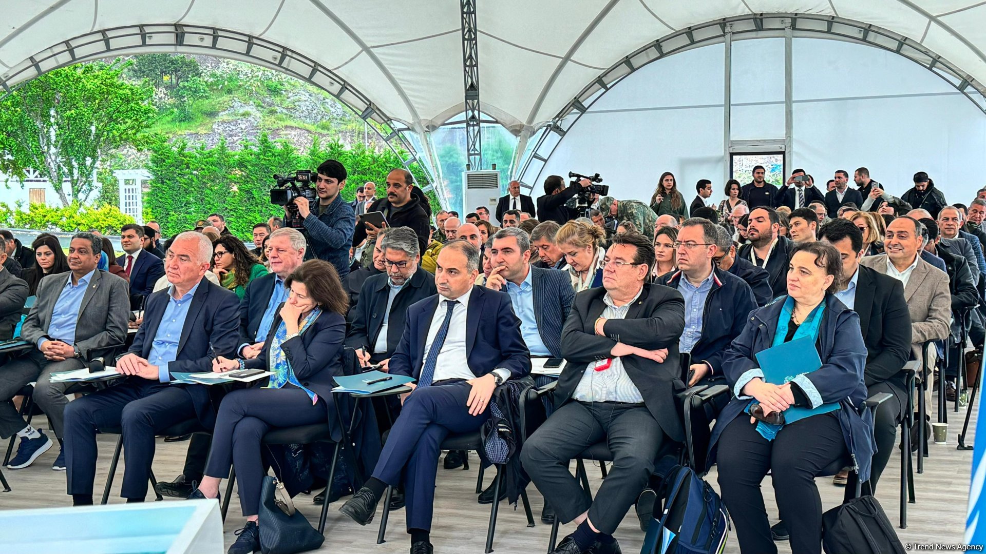 Akkreditə olunmuş diplomatik korpus üzvlərinin Laçına səfəri başa çatıb (FOTO) (YENİLƏNİB)