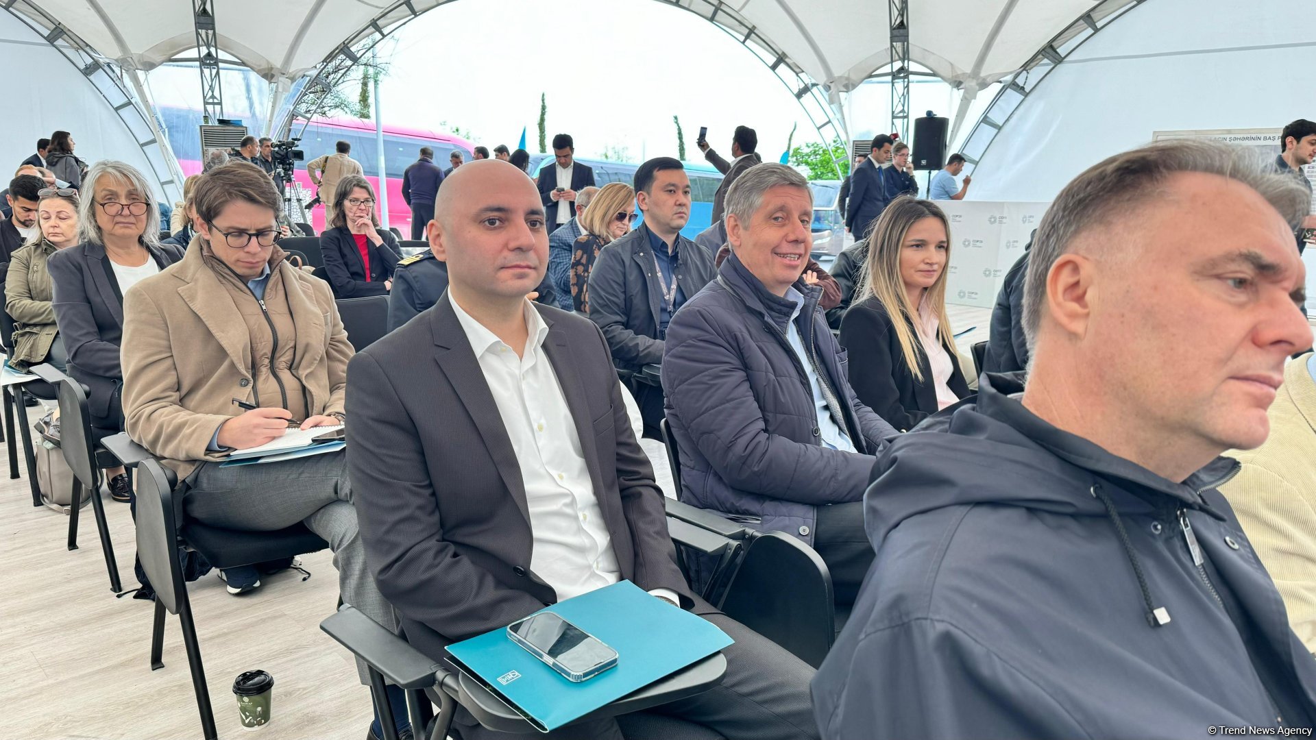 Akkreditə olunmuş diplomatik korpus üzvlərinin Laçına səfəri başa çatıb (FOTO) (YENİLƏNİB)