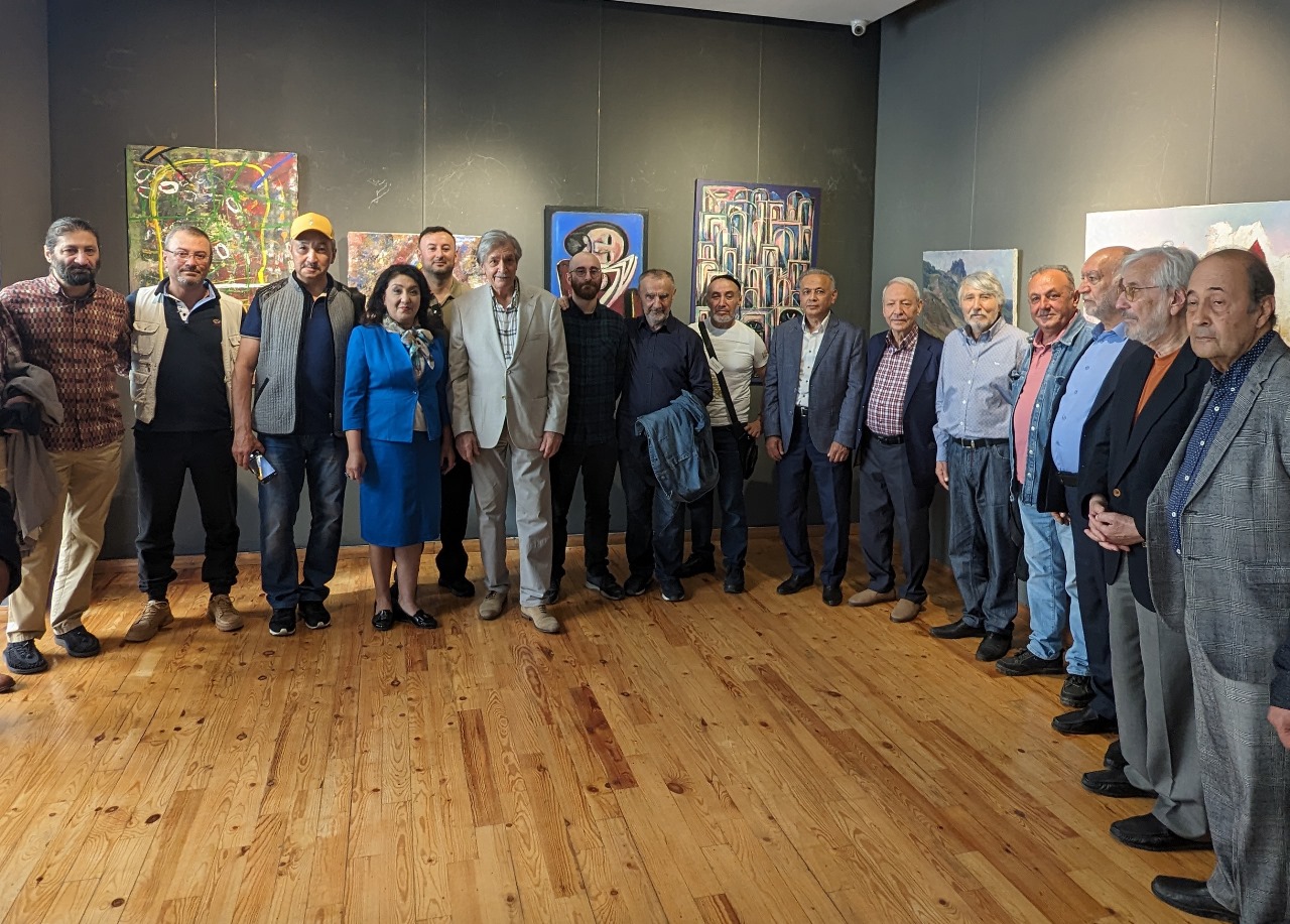 İçərişəhərdə Müasir İncəsənət Mərkəzində "Sərhədsiz incəsənət" sərgisinin açılışı olub (FOTO)