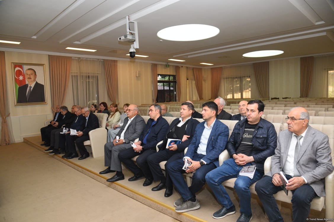 "İki Qəhrəman” kitabının təqdimatı keçirilib (FOTO)