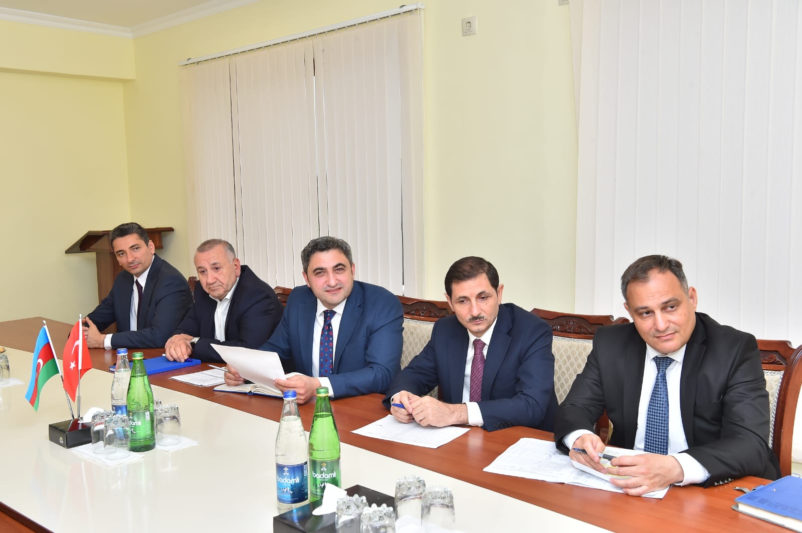 Xankəndiyə köçməyə hazırlaşan sakinlərin bir qrupunun işlə təmin olunması barədə müraciətlərinə baxılıb (FOTO)