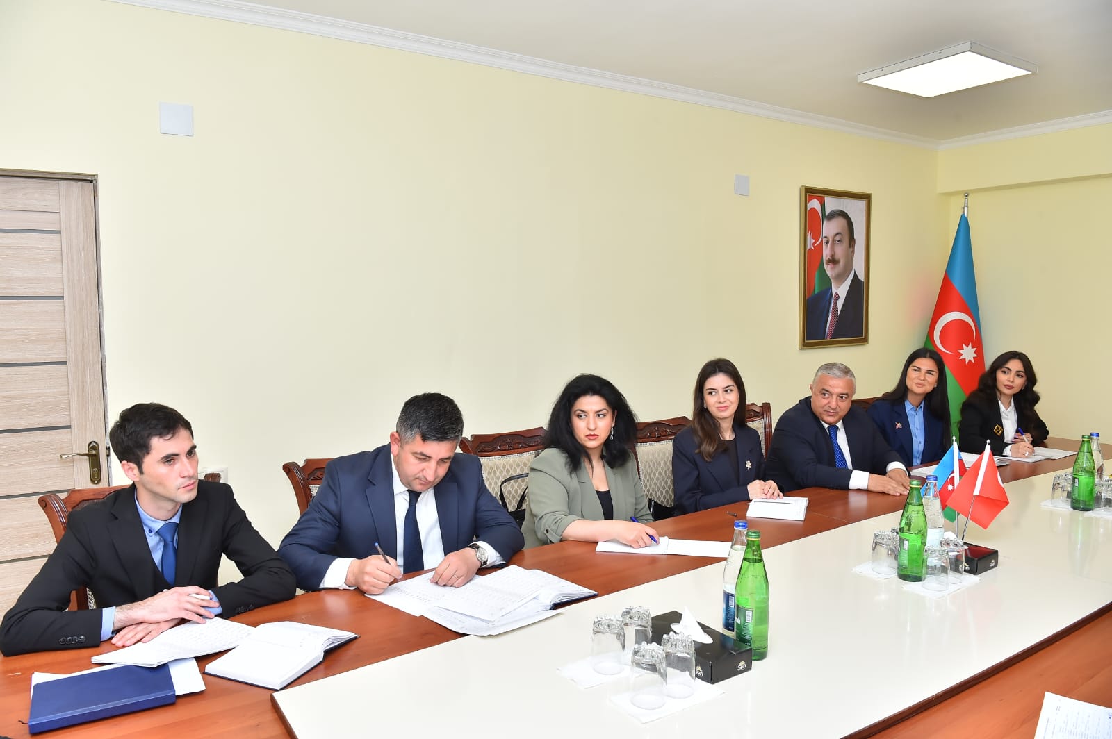 Xankəndiyə köçməyə hazırlaşan sakinlərin bir qrupunun işlə təmin olunması barədə müraciətlərinə baxılıb (FOTO)