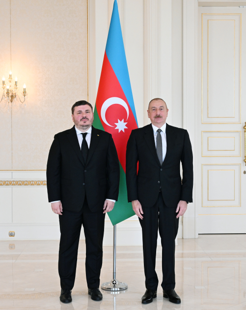 Prezident İlham Əliyev Ukraynanın ölkəmizdə yeni təyin olunmuş səfirinin etimadnaməsini qəbul edib (FOTO) (YENİLƏNİB)