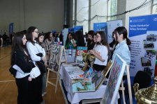 1000-dən çox məktəbli və kollec tələbəsi AzMİU-da (FOTO)
