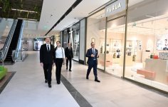 Prezident İlham Əliyev və Birinci xanım Mehriban Əliyeva Bakıda “Crescent Bay” layihəsinin təqdimatı və “Crescent Mall” ticarət mərkəzinin açılışında iştirak ediblər (YENİLƏNİB) (FOTO/VİDEO)