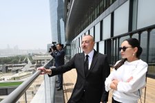 Prezident İlham Əliyev və Birinci xanım Mehriban Əliyeva Bakıda “Crescent Bay” layihəsinin təqdimatı və “Crescent Mall” ticarət mərkəzinin açılışında iştirak ediblər (YENİLƏNİB) (FOTO/VİDEO)