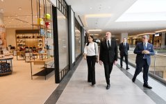 Prezident İlham Əliyev və Birinci xanım Mehriban Əliyeva Bakıda “Crescent Bay” layihəsinin təqdimatı və “Crescent Mall” ticarət mərkəzinin açılışında iştirak ediblər (YENİLƏNİB) (FOTO/VİDEO)