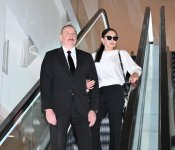 Prezident İlham Əliyev və Birinci xanım Mehriban Əliyeva Bakıda “Crescent Bay” layihəsinin təqdimatı və “Crescent Mall” ticarət mərkəzinin açılışında iştirak ediblər (YENİLƏNİB) (FOTO/VİDEO)