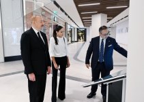 Prezident İlham Əliyev və Birinci xanım Mehriban Əliyeva Bakıda “Crescent Bay” layihəsinin təqdimatı və “Crescent Mall” ticarət mərkəzinin açılışında iştirak ediblər (YENİLƏNİB) (FOTO/VİDEO)