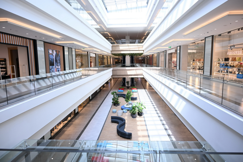 Prezident İlham Əliyev və Birinci xanım Mehriban Əliyeva Bakıda “Crescent Bay” layihəsinin təqdimatı və “Crescent Mall” ticarət mərkəzinin açılışında iştirak ediblər (YENİLƏNİB) (FOTO/VİDEO)