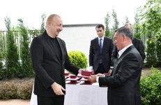 Prezident İlham Əliyev və Birinci xanım Mehriban Əliyeva Xocalı şəhərinə köçən sakinlərlə görüşüblər (FOTO/VİDEO) (YENİLƏNİB)