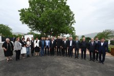 Prezident İlham Əliyev və Birinci xanım Mehriban Əliyeva Xocalı şəhərinə köçən sakinlərlə görüşüblər (FOTO/VİDEO) (YENİLƏNİB)