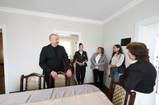 Prezident İlham Əliyev və Birinci xanım Mehriban Əliyeva Xocalı şəhərinə köçən sakinlərlə görüşüblər (FOTO/VİDEO) (YENİLƏNİB)