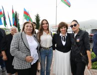 Prezident İlham Əliyev və Birinci xanım Mehriban Əliyeva Xocalı şəhərinə köçən sakinlərlə görüşüblər (FOTO/VİDEO) (YENİLƏNİB)