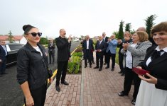 Prezident İlham Əliyev və Birinci xanım Mehriban Əliyeva Xocalı şəhərinə köçən sakinlərlə görüşüblər (FOTO/VİDEO) (YENİLƏNİB)