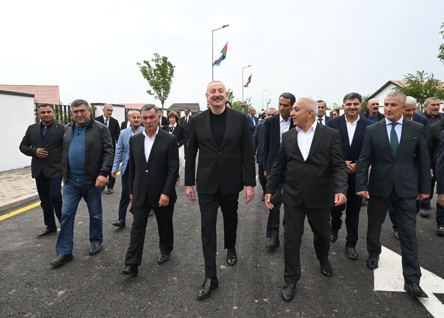 Prezident İlham Əliyev və Birinci xanım Mehriban Əliyeva Xocalı şəhərinə köçən sakinlərlə görüşüblər (FOTO/VİDEO) (YENİLƏNİB)