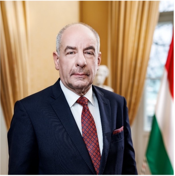 Macarıstanın Prezidenti  Prezident İlham Əliyevi təbrik edib